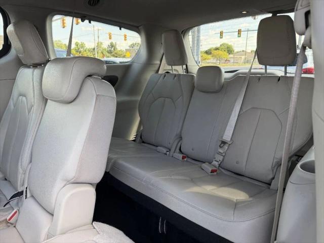 2017 Chrysler Pacifica Touring-L