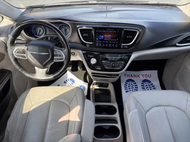 2017 Chrysler Pacifica Touring-L