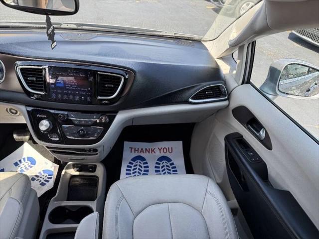 2017 Chrysler Pacifica Touring-L