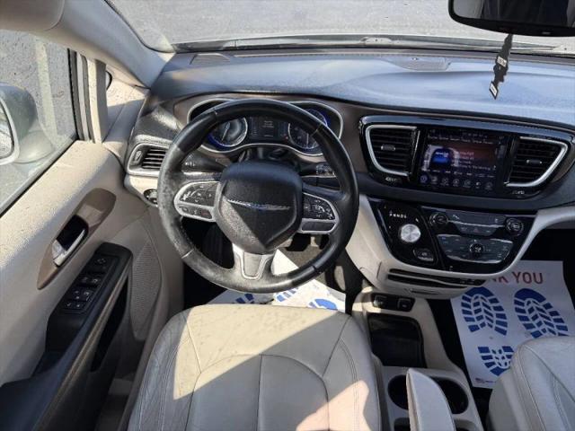 2017 Chrysler Pacifica Touring-L