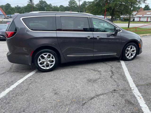 2017 Chrysler Pacifica Touring-L Plus