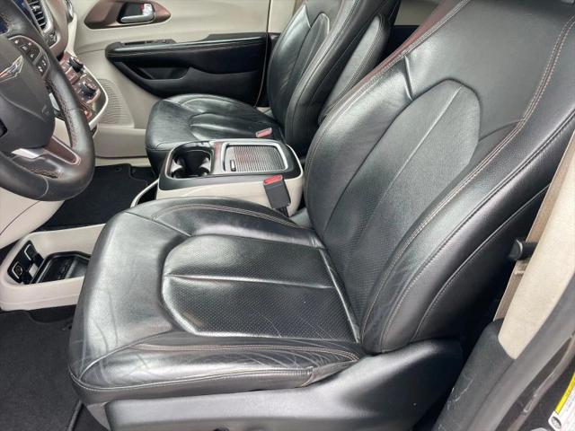 2017 Chrysler Pacifica Touring-L Plus