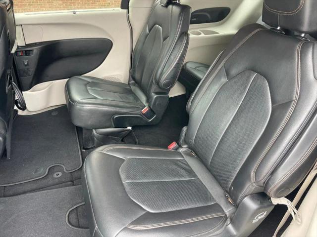2017 Chrysler Pacifica Touring-L Plus