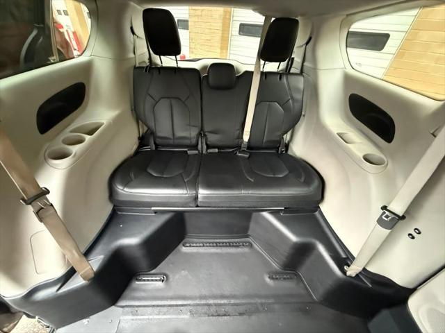 2017 Chrysler Pacifica Touring-L