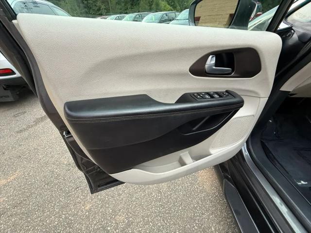 2017 Chrysler Pacifica Touring-L
