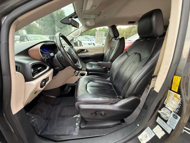 2017 Chrysler Pacifica Touring-L