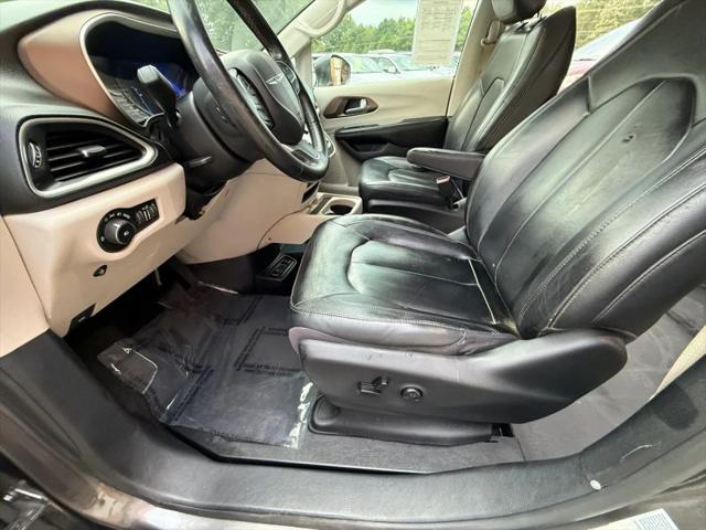 2017 Chrysler Pacifica Touring-L