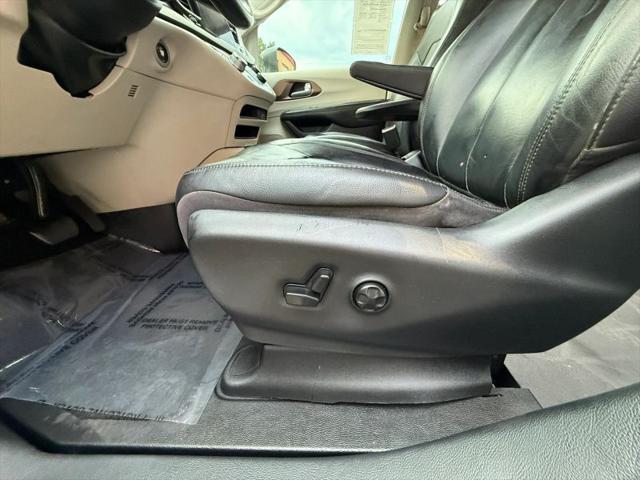 2017 Chrysler Pacifica Touring-L