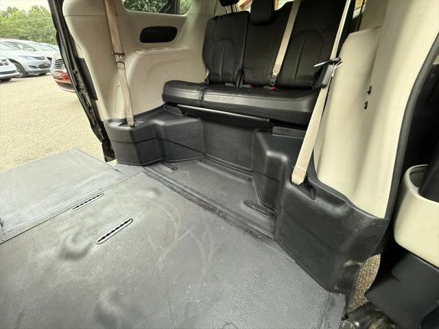 2017 Chrysler Pacifica Touring-L