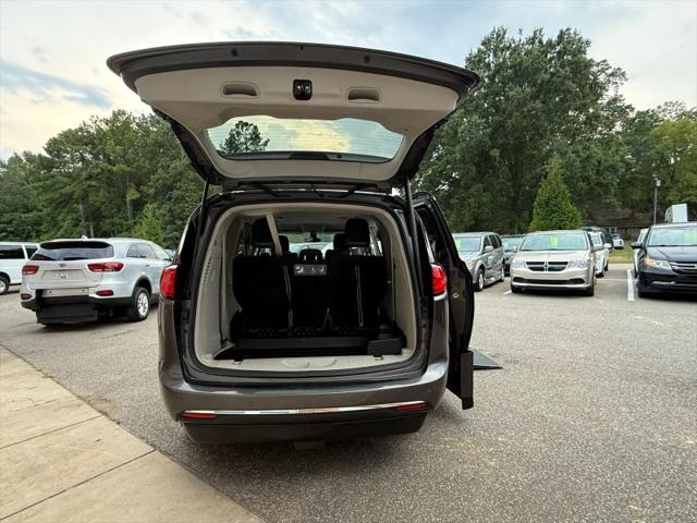 2017 Chrysler Pacifica Touring-L