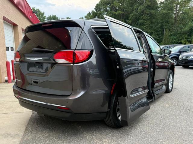 2017 Chrysler Pacifica Touring-L
