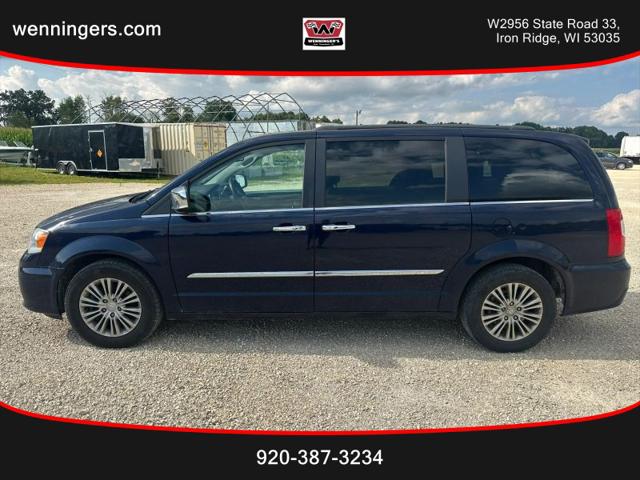 2014 Chrysler Town & Country Touring-L for sale in Iron Ridge, WI