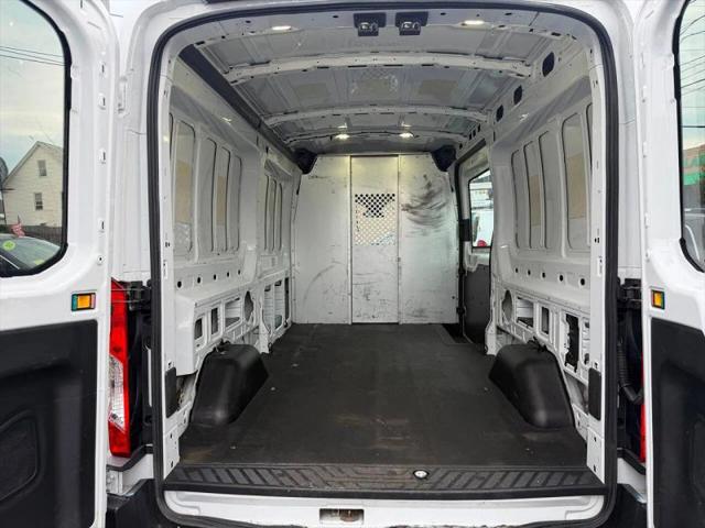 2015 Ford Transit Medium Roof w/Sliding Side Door w/LWB