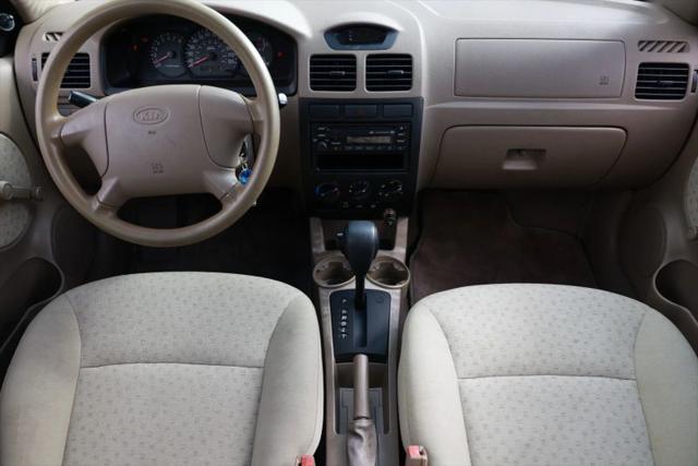 2003 Kia Rio Base