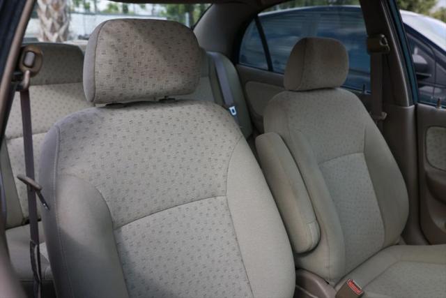 2003 Kia Rio Base