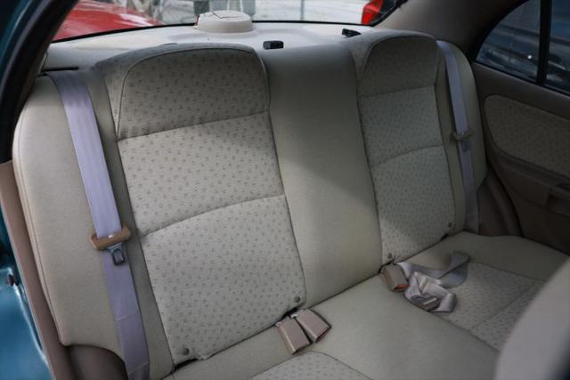 2003 Kia Rio Base