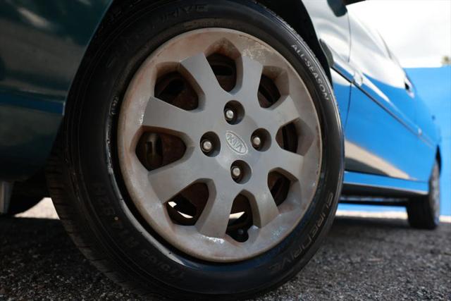 2003 Kia Rio Base