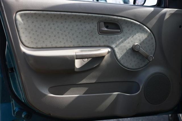 2003 Kia Rio Base