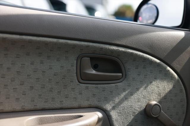 2003 Kia Rio Base