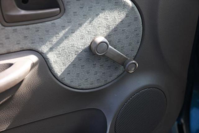 2003 Kia Rio Base