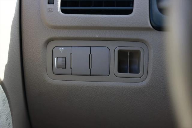 2003 Kia Rio Base