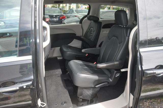 2017 Chrysler Pacifica Touring-L