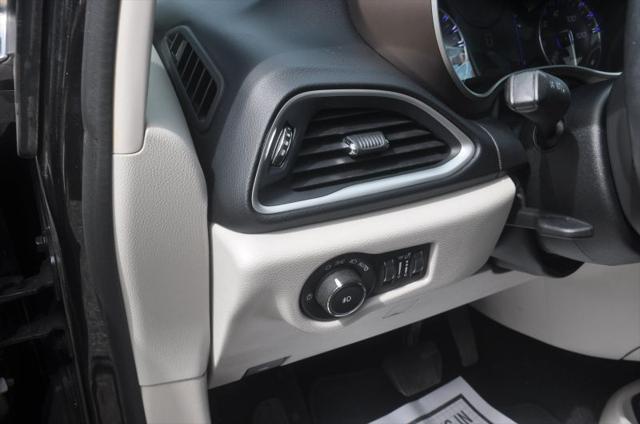 2017 Chrysler Pacifica Touring-L