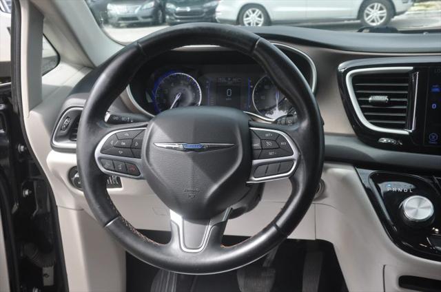 2017 Chrysler Pacifica Touring-L