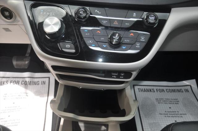 2017 Chrysler Pacifica Touring-L