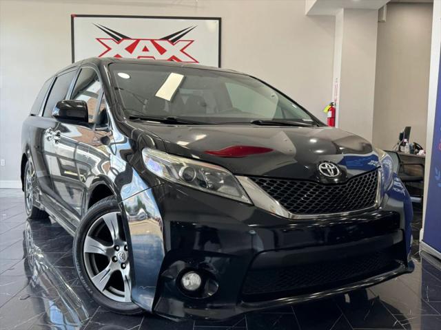2017 Toyota Sienna SE Premium 8 Passenger for sale in Bloomfield, NJ