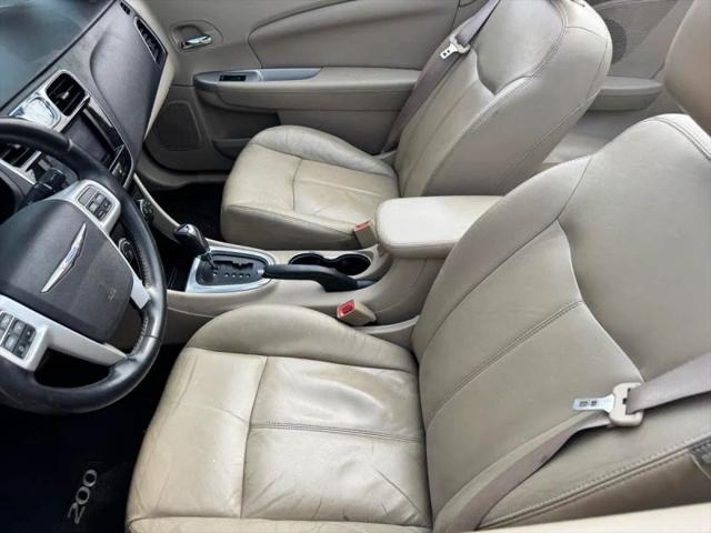 2013 Chrysler 200 Limited