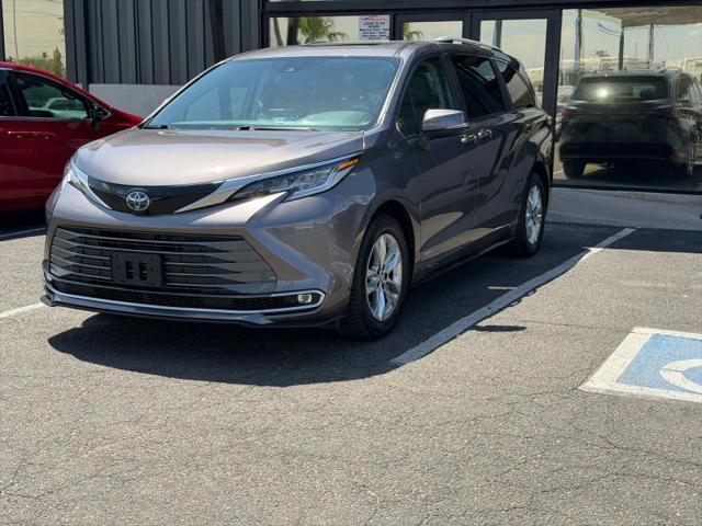 2021 Toyota Sienna Limited for sale in Mesa, AZ