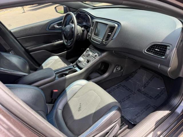 2015 Chrysler 200 S