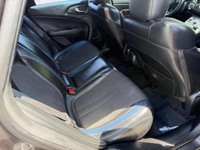 2015 Chrysler 200 S