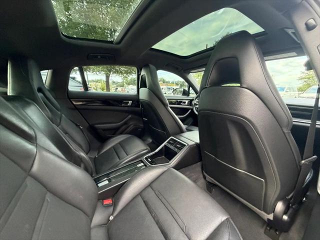 2018 Porsche Panamera 4