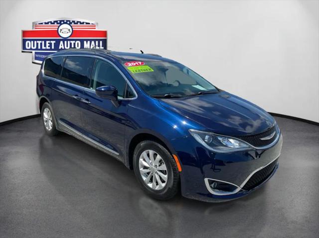 2017 Chrysler Pacifica Touring-L for sale in Okeechobee, FL