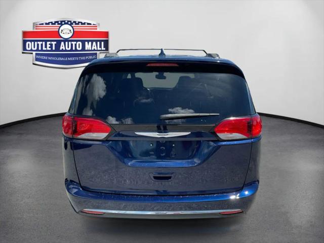 2017 Chrysler Pacifica Touring-L
