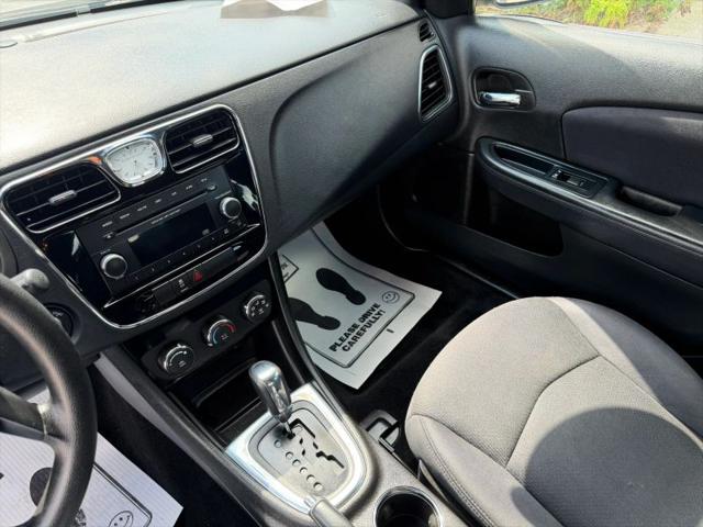 2013 Chrysler 200 LX