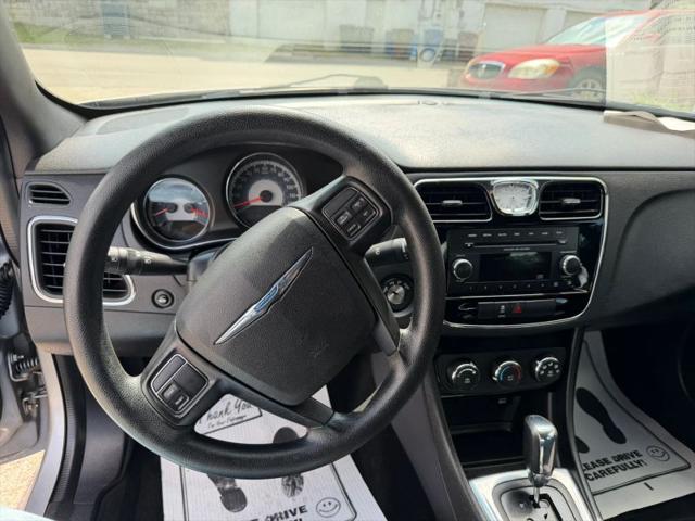 2013 Chrysler 200 LX