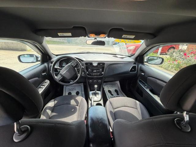 2013 Chrysler 200 LX