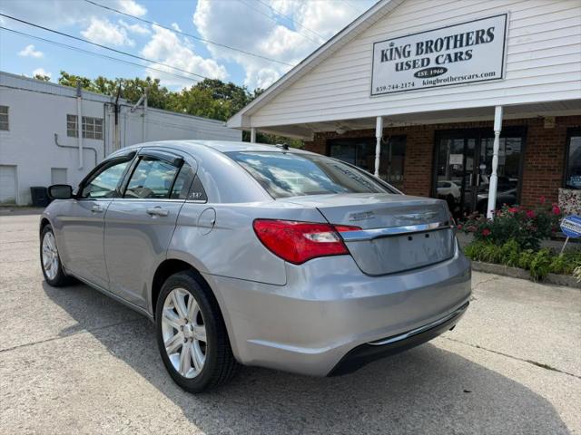 2013 Chrysler 200 LX