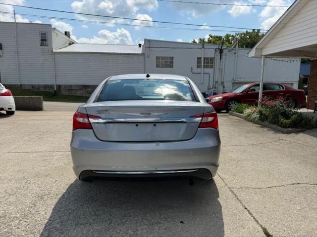 2013 Chrysler 200 LX