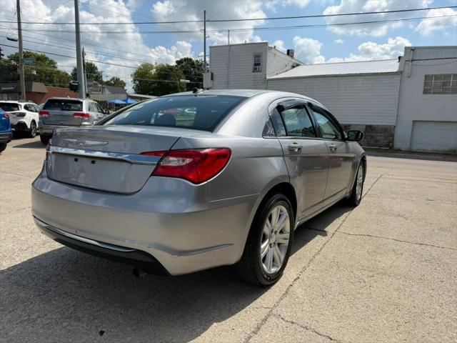 2013 Chrysler 200 LX