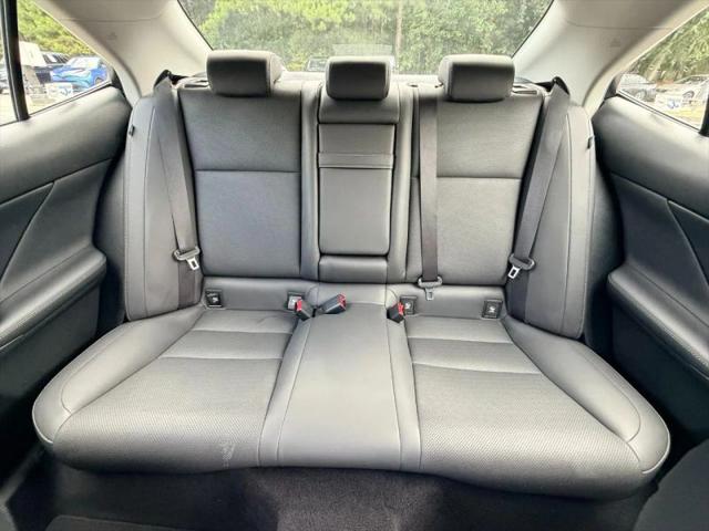 2016 Lexus IS 200t 200t