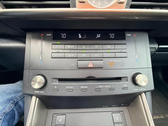 2016 Lexus IS 200t 200t