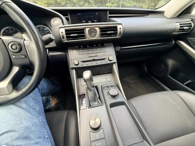 2016 Lexus IS 200t 200t