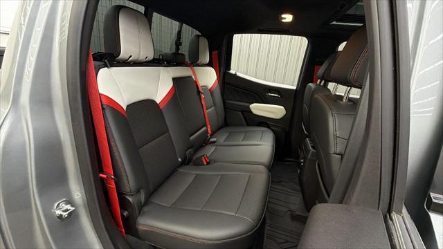 2025 GMC Canyon AT4 4WD