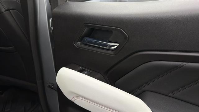2025 GMC Canyon AT4 4WD