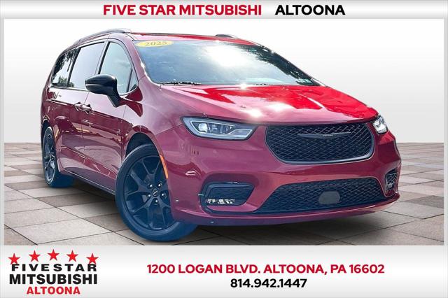 2025 Chrysler Pacifica Limited for sale in Altoona, PA