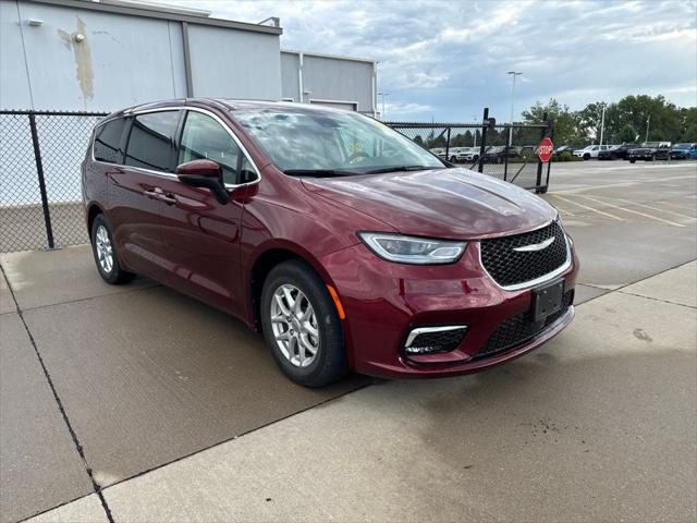2023 Chrysler Pacifica Touring L for sale in Waukee, IA